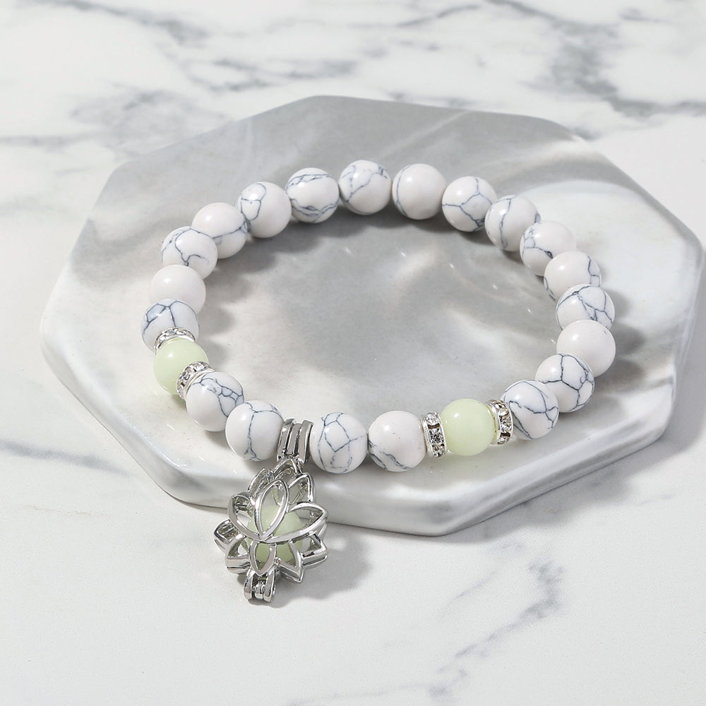 Bracelet Lumineux Howlite et Lotus - Harmonie et Sérénité